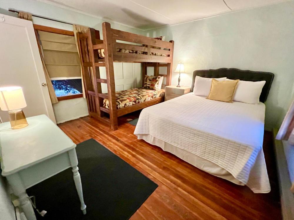 Mile High Ranch Hotel Bisbee Eksteriør billede